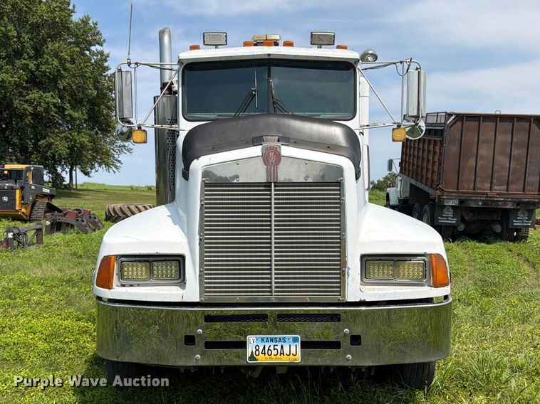 1986 Kenworth T600 - photo 2