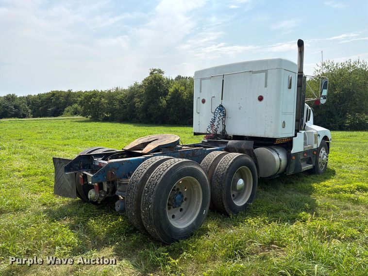 1986 Kenworth T600 - photo 5