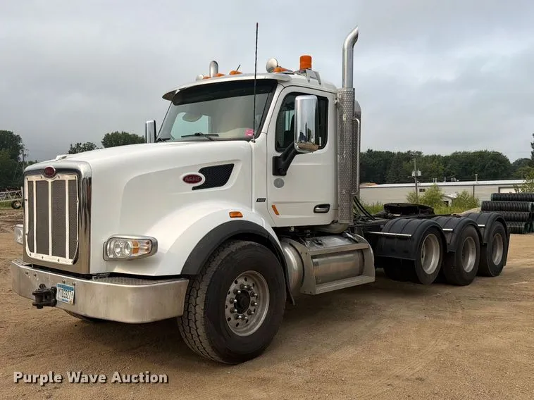 2019 Peterbilt 567 Semi Truck