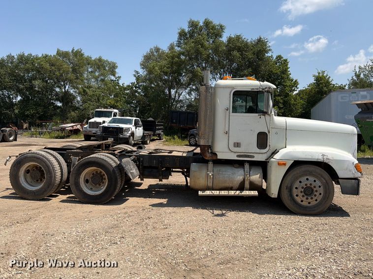 1996 Freightliner FLD - photo 4