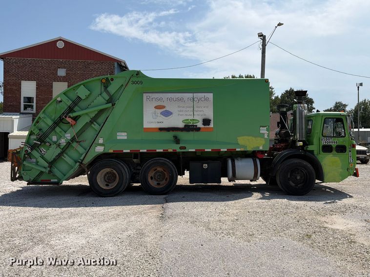 2009 Autocar WXLL Refuse Truck - photo 4