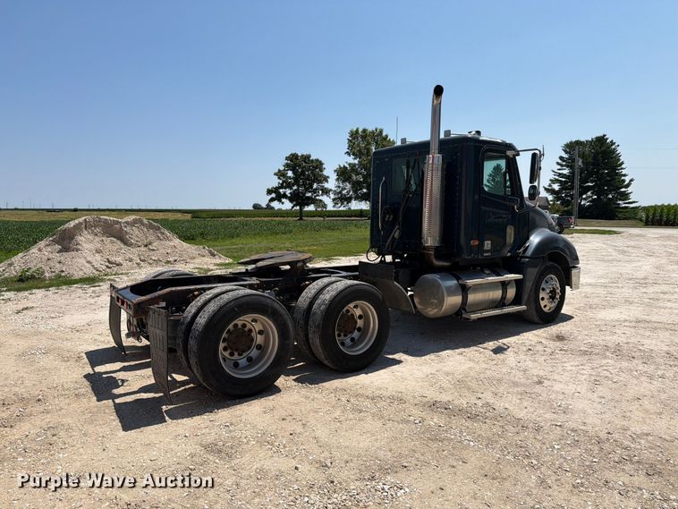 2004 Freightliner Columbia Semi Truck - photo 5