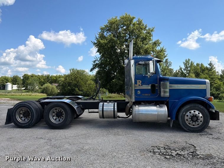 1996 Peterbilt 378 Semi Truck - photo 4