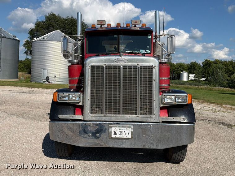1994 Peterbilt 379 Semi Truck - photo 2