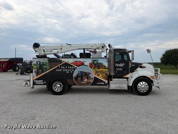 2010 Peterbilt 337 Utility / Service Truck - photo 4