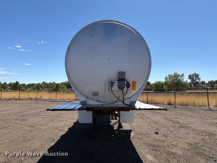 1976 Fruehauf Tank Trailer - photo 2