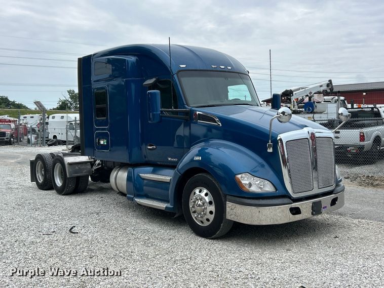 2019 Kenworth T680 Semi Truck - photo 3