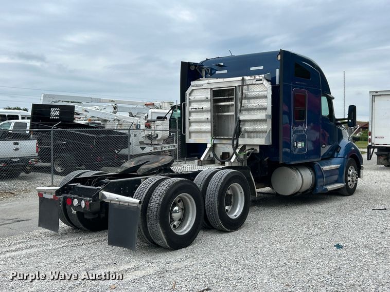 2019 Kenworth T680 Semi Truck - photo 5