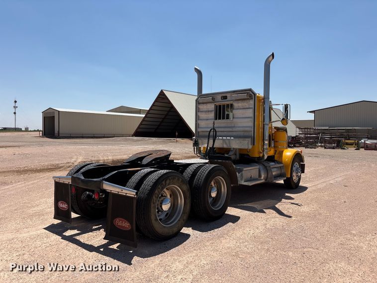 2000 Peterbilt 378 Semi Truck - photo 5