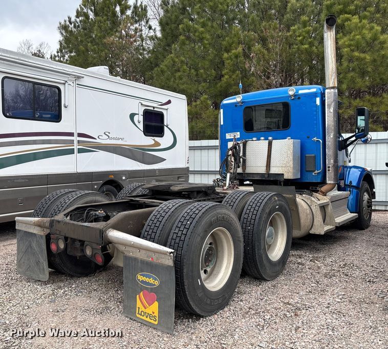 2019 Peterbilt 567 Semi Truck - photo 4