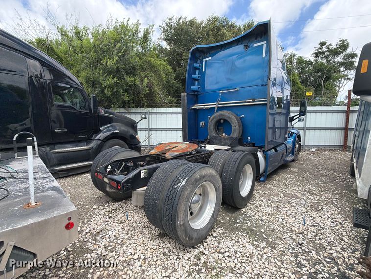 2019 Peterbilt 579 Semi Truck - photo 4