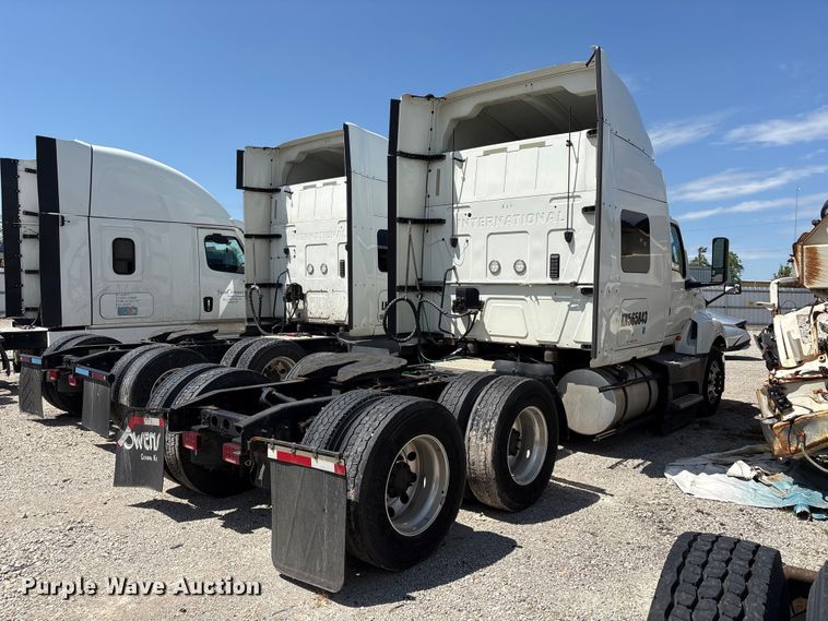 2019 International LT625 Semi Truck - photo 5