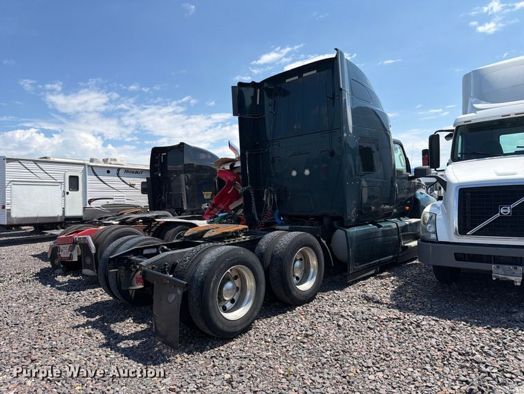 2020 International LT625 Semi Truck - photo 4