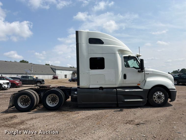 2020 International LT625 Semi Truck - photo 4