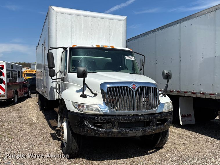 2019 International 4300 Box Truck - photo 3