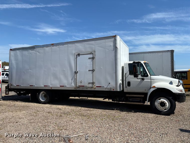 2019 International 4300 Box Truck - photo 4