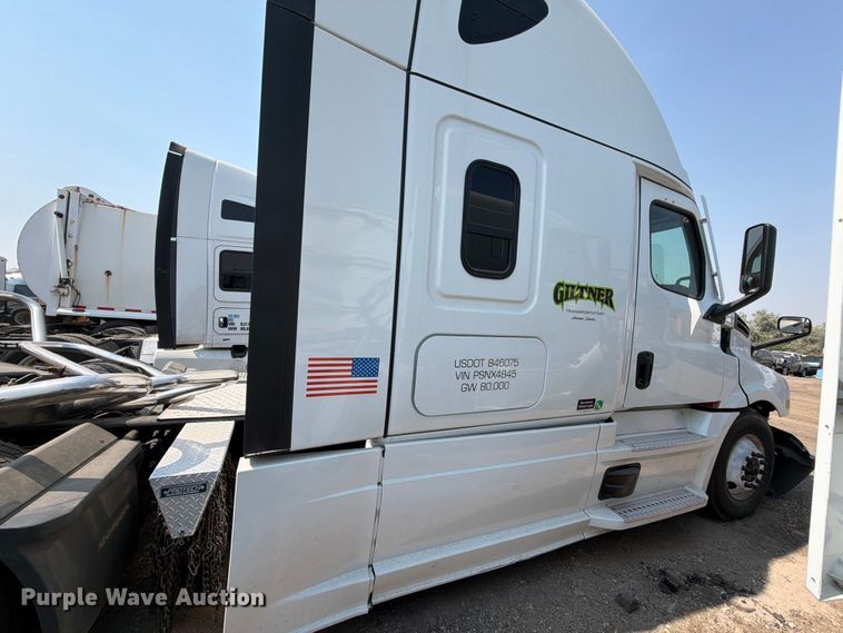 2023 Freightliner Cascadia Semi Truck - photo 4