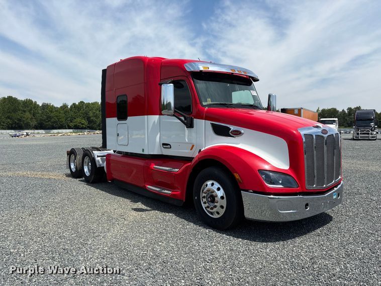2019 Peterbilt 579 Semi Truck - photo 3