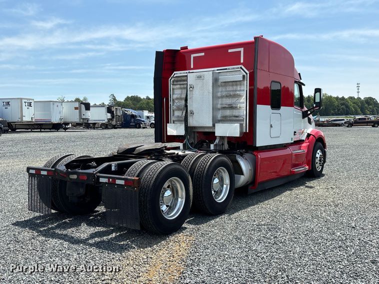 2019 Peterbilt 579 Semi Truck - photo 5