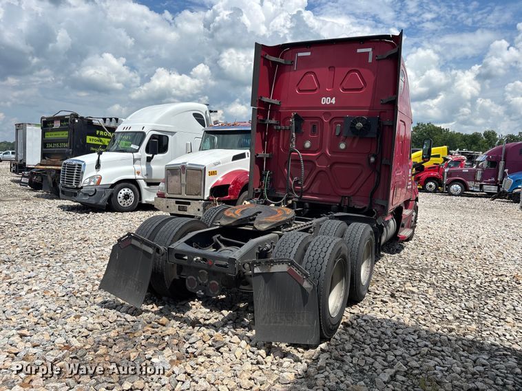 2019 Freightliner Cascadia Semi Truck - photo 5