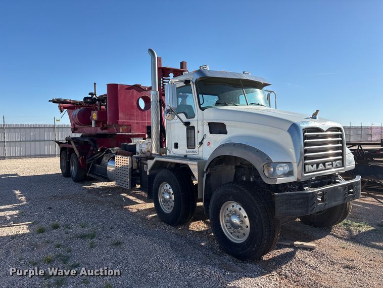 2013 Mack GU713 Drilling Rig Truck - photo 3