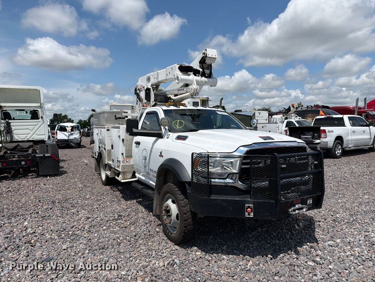 2022 RAM 5500HD Bucket Truck - photo 3