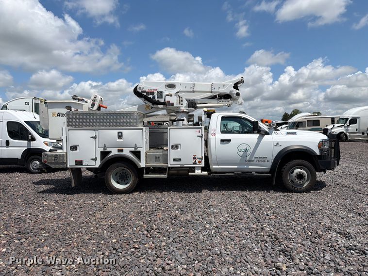 2022 RAM 5500HD Bucket Truck - photo 4