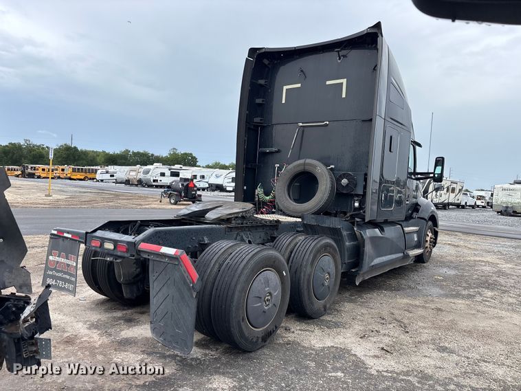 2019 Kenworth T680 Semi Truck - photo 5