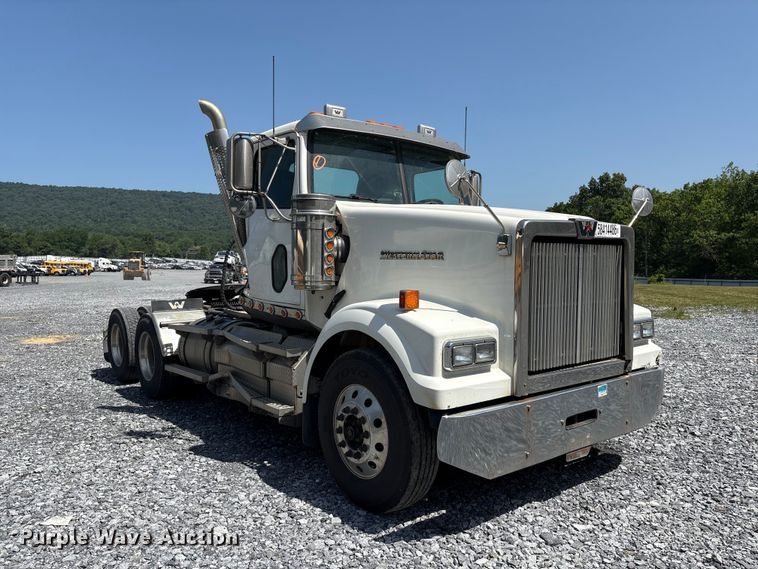 2021 Western Star 4900 Semi Truck - photo 3