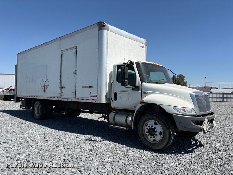 2020 International MV607 Box Truck - photo 3