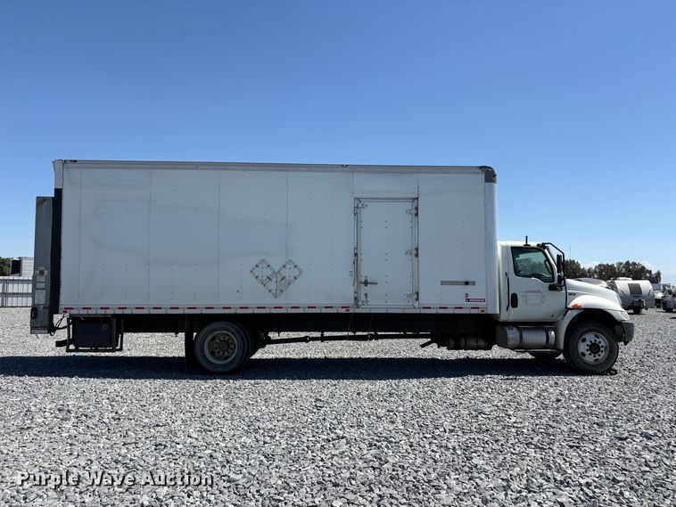 2020 International MV607 Box Truck - photo 4