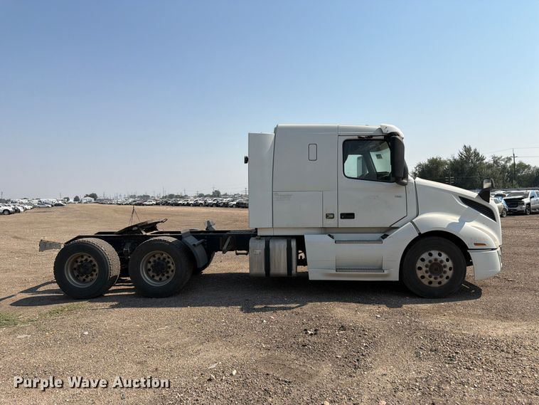 2019 Volvo VNL Semi Truck - photo 4