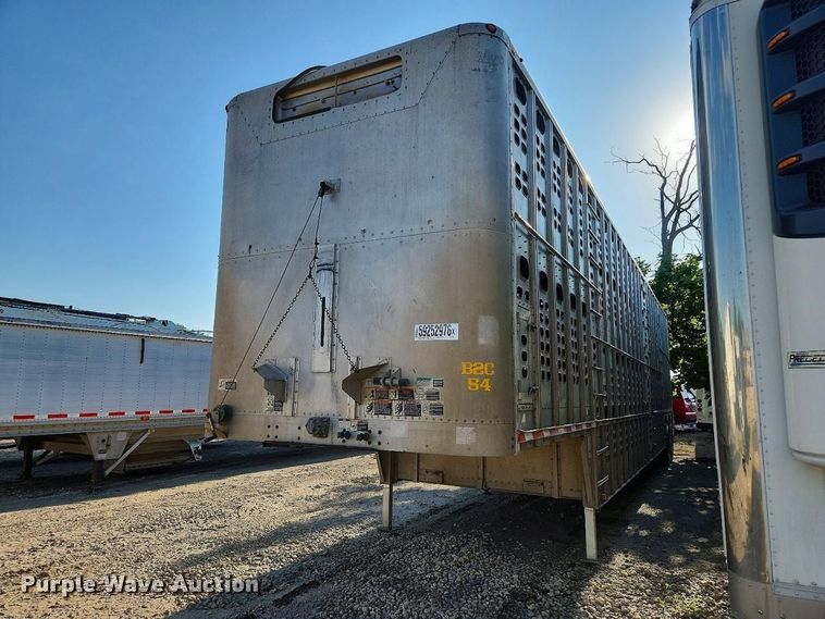 2010 Wilson PSDCL 402 Livestock Trailer - photo 2
