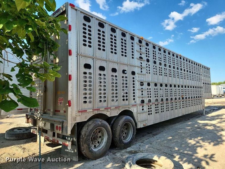 2010 Wilson PSDCL 402 Livestock Trailer - photo 4