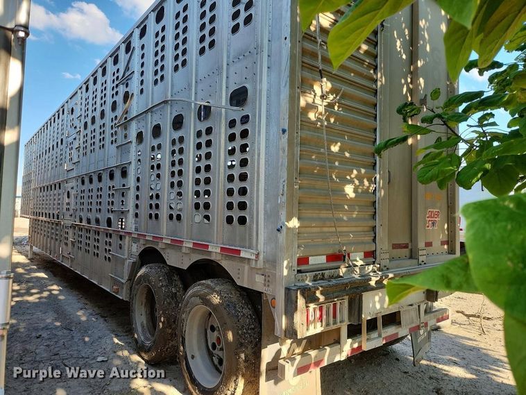 2010 Wilson PSDCL 402 Livestock Trailer - photo 5