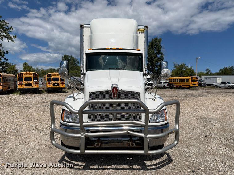 2021 Kenworth T3 Series Box Truck - photo 2