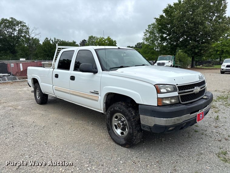 2007 Chevrolet Silverado 2500HD Crew Cab Pickup Truck - photo 3