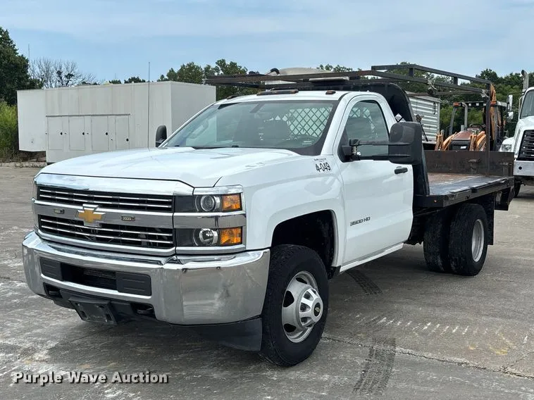 2017 Chevrolet Silverado 3500HD Flatbed Pickup Truck