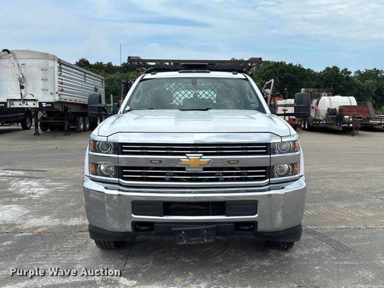2017 Chevrolet Silverado 3500HD Flatbed Pickup Truck - photo 2