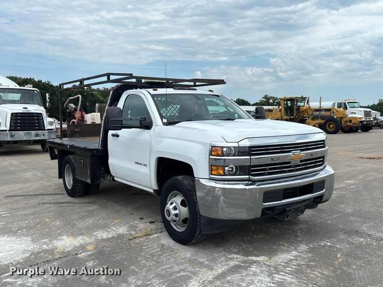 2017 Chevrolet Silverado 3500HD Flatbed Pickup Truck - photo 3