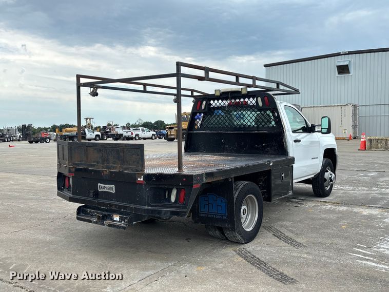 2017 Chevrolet Silverado 3500HD Flatbed Pickup Truck - photo 5