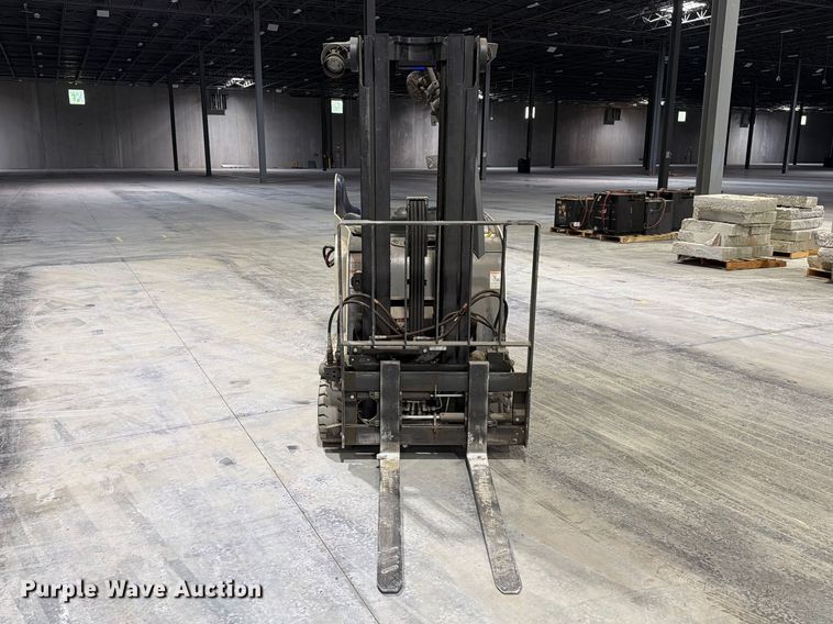 2019 Crown RC5545-40 Forklift - photo 2