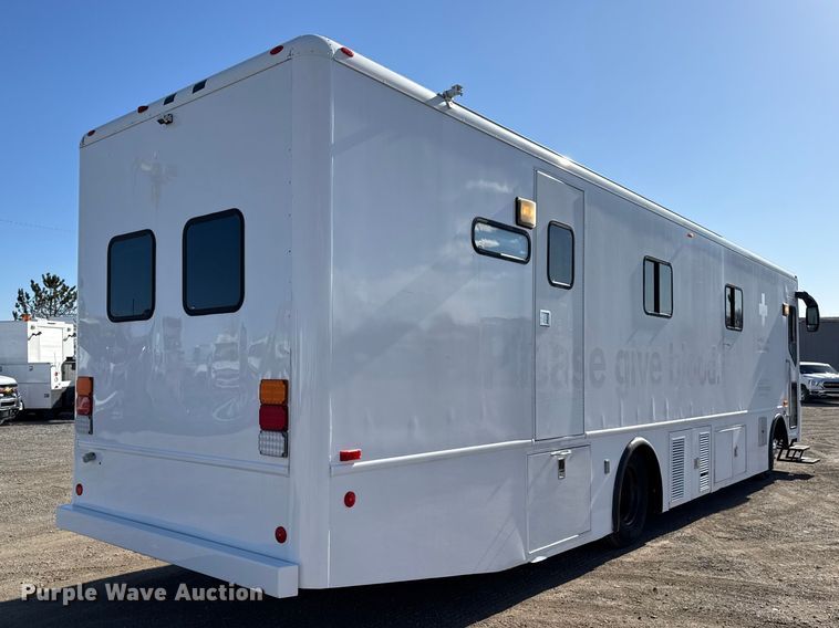 2014 Thomas Built MVP Blood Donation Bus - photo 5