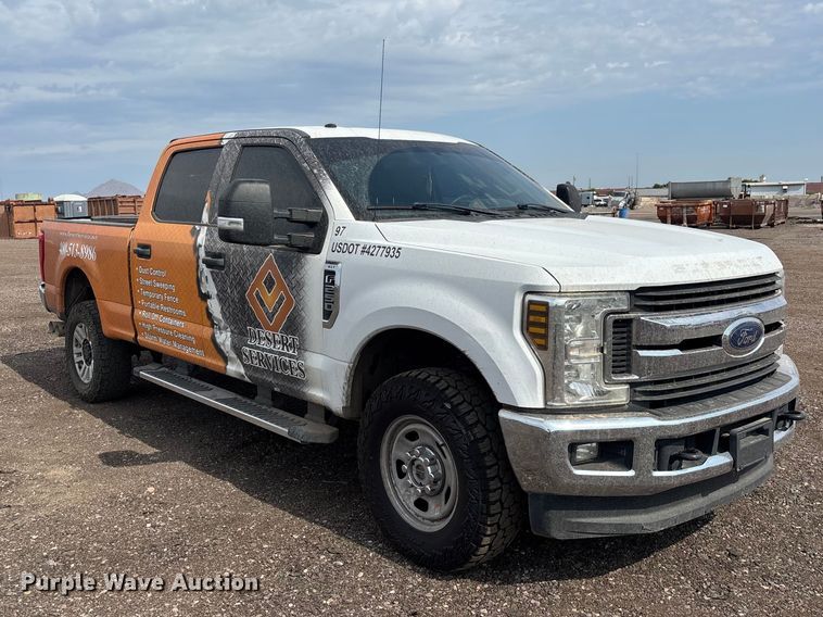 2019 Ford F250 Super Duty Crew Cab Pickup Truck - photo 3