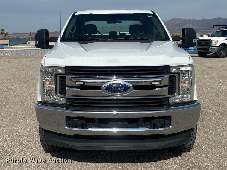 2019 Ford F350 Super Duty Crew Cab Pickup Truck - photo 2