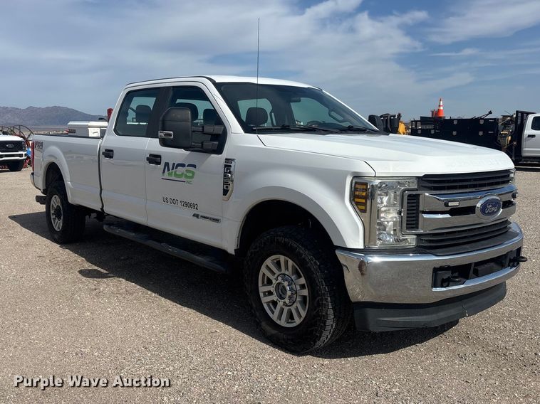 2019 Ford F350 Super Duty Crew Cab Pickup Truck - photo 3