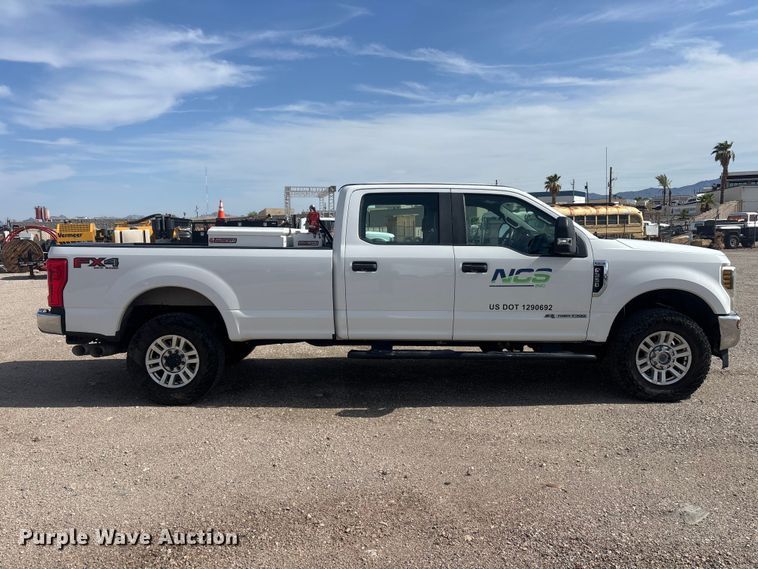 2019 Ford F350 Super Duty Crew Cab Pickup Truck - photo 4