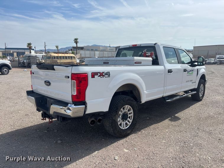 2019 Ford F350 Super Duty Crew Cab Pickup Truck - photo 5