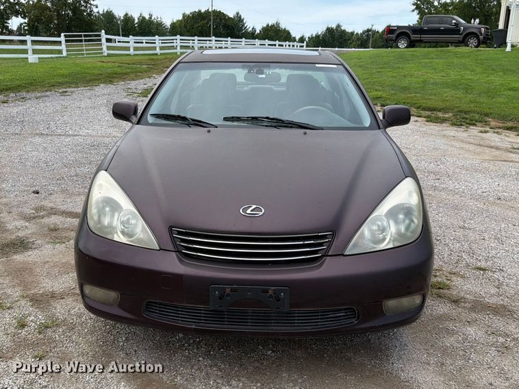 2002 Lexus 300ES - photo 2