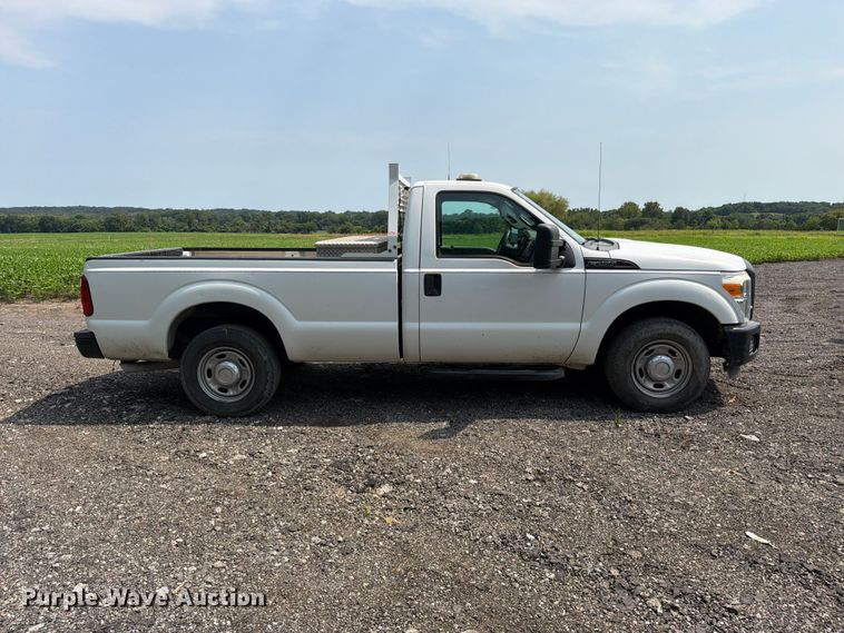 2012 Ford F250 Super Duty XL Pickup Truck - photo 4